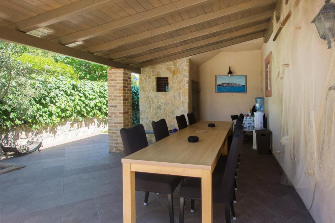 Apartment Apartments By The Sea Pirovac, Sibenik - 6280 Pirovac