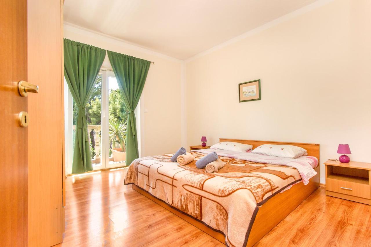Apartments By The Sea Pirovac, Sibenik - 6280 Apartment Pirovac