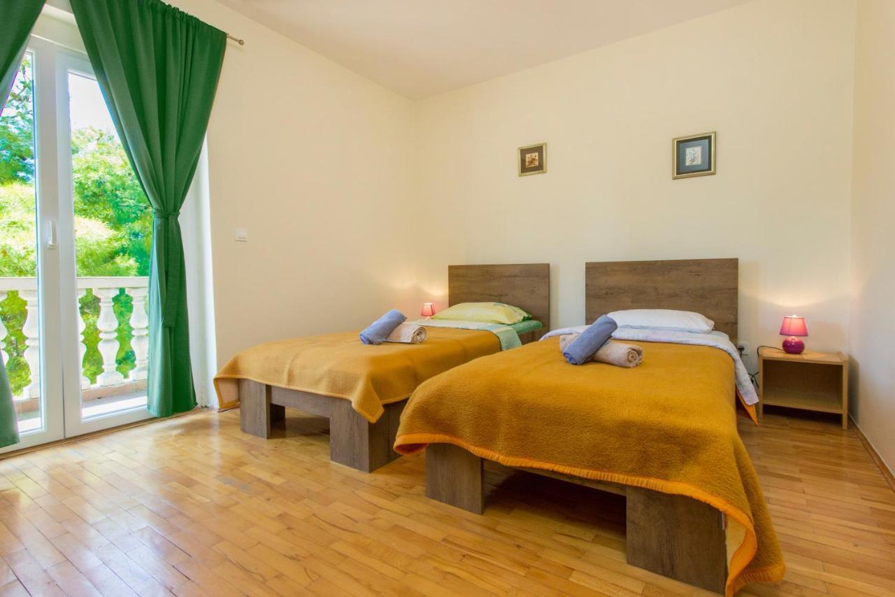 Apartments By The Sea Pirovac, Sibenik - 6280 Apartment Pirovac