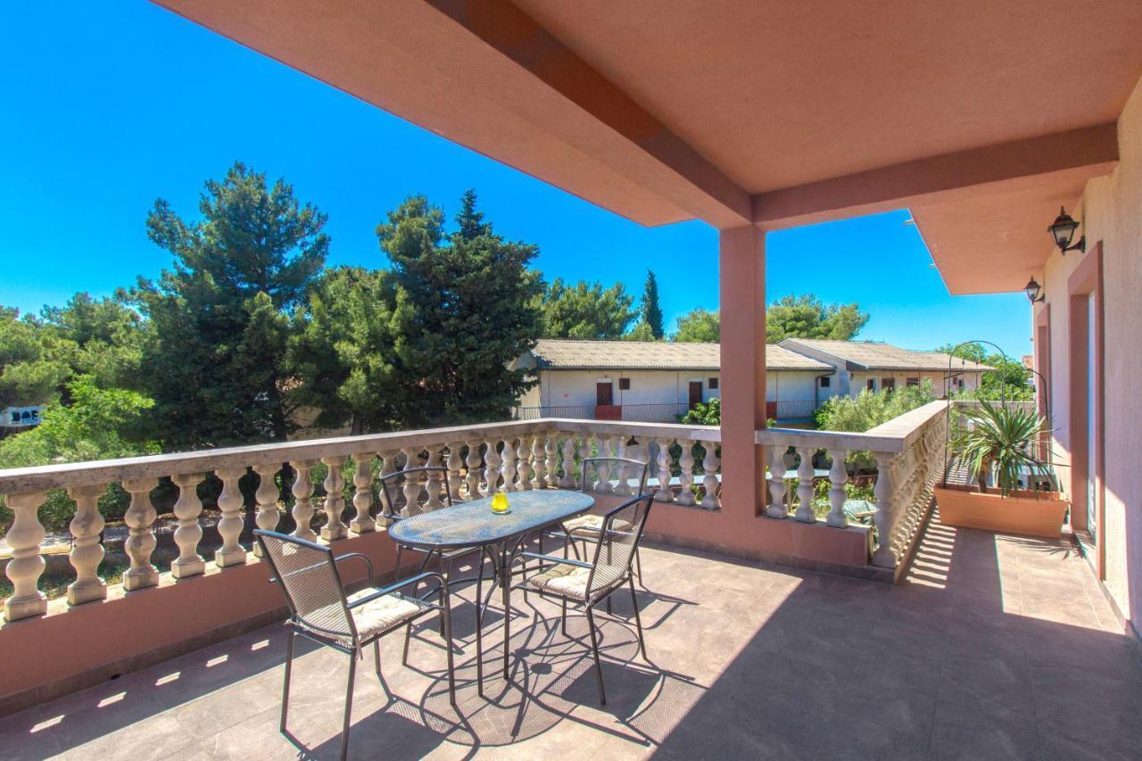 Apartment Apartments By The Sea Pirovac, Sibenik - 6280