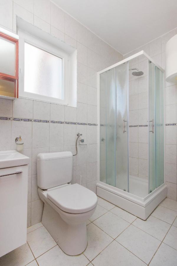 Apartment Apartments By The Sea Pirovac, Sibenik - 6280