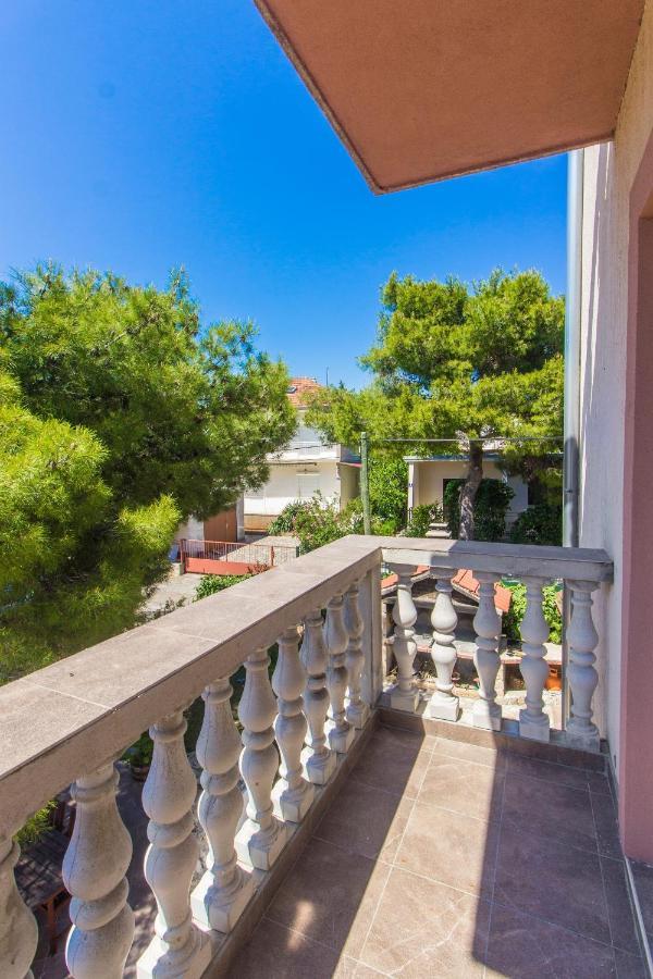 Apartment Apartments By The Sea Pirovac, Sibenik - 6280 *